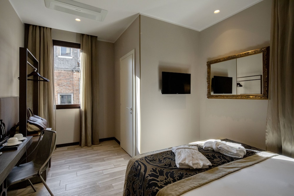 Classic Double Room photo 2