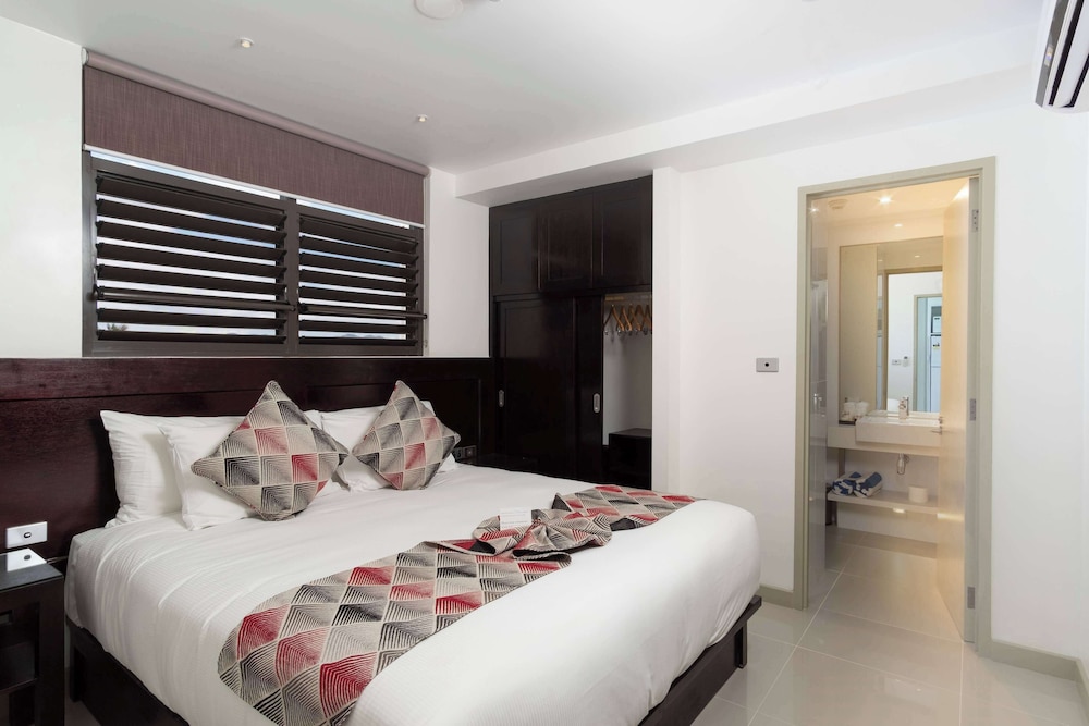 Suite, Multiple Beds, Non Smoking (Beachfront) photo 3