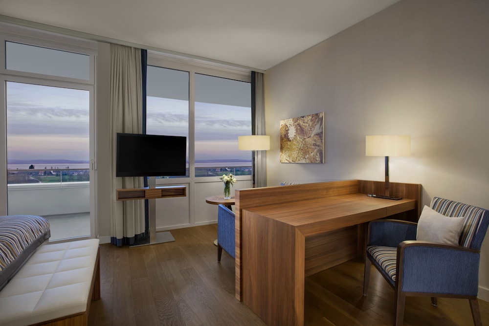 Superior Double Room, Lake View photo 2