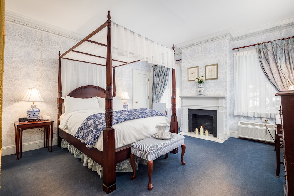 Deluxe Room, 1 Queen Bed - Photo 4