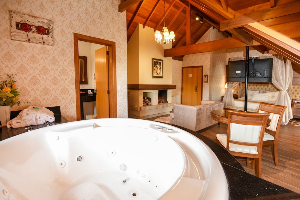 Grand Master Apartment