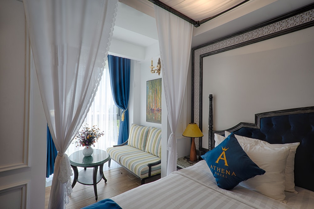 Grand Deluxe Room