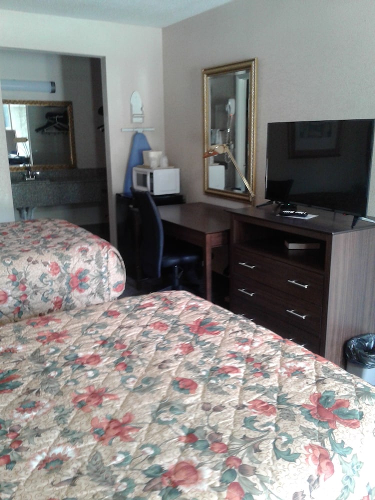 Standard Room, 2 Double Beds, Non Smoking