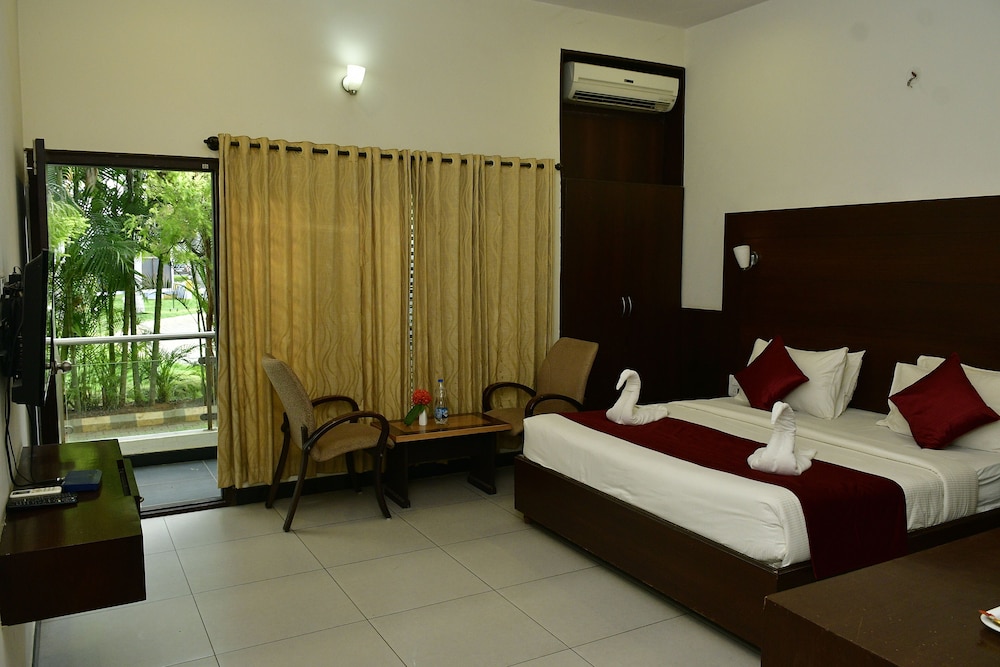 Deluxe Double Room, Garden View photo 1