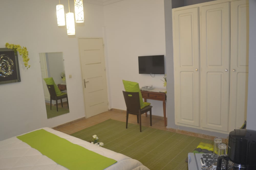 Comfort Room, 1 Bedroom, Non Smoking, City View photo 2