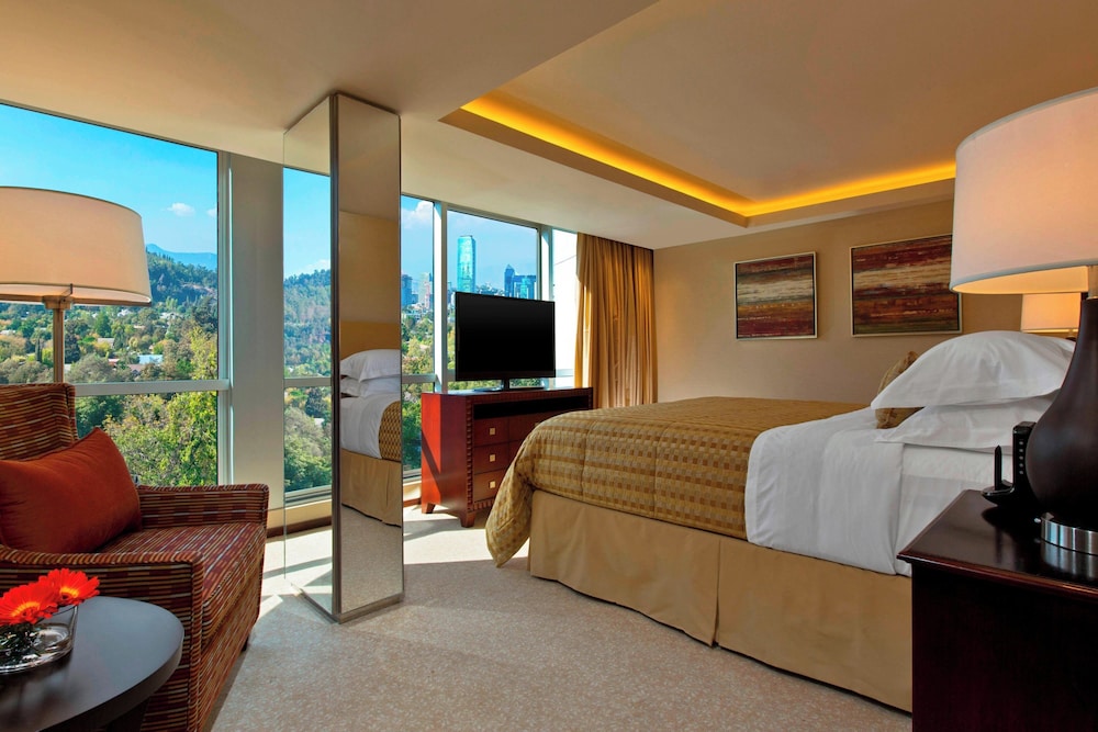 Club Suite, 1 King Bed - Photo 3