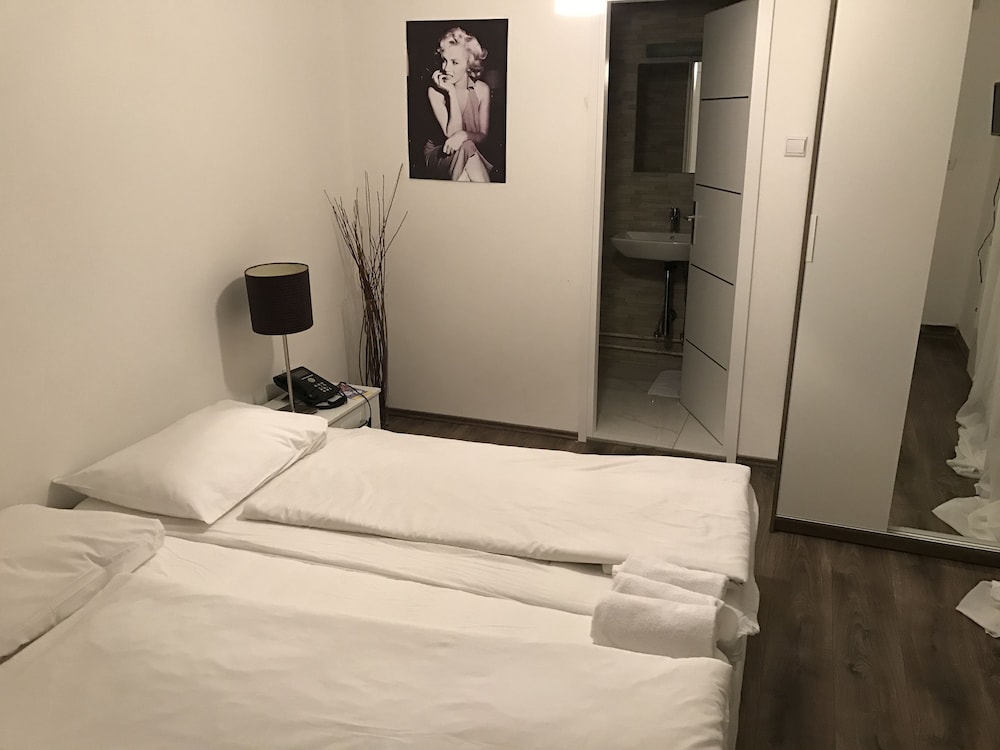 Family Studio Suite, 2 Bedrooms, Ground Floor