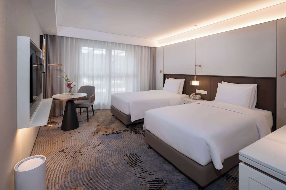 Superior Room Twin Bed - Photo 3
