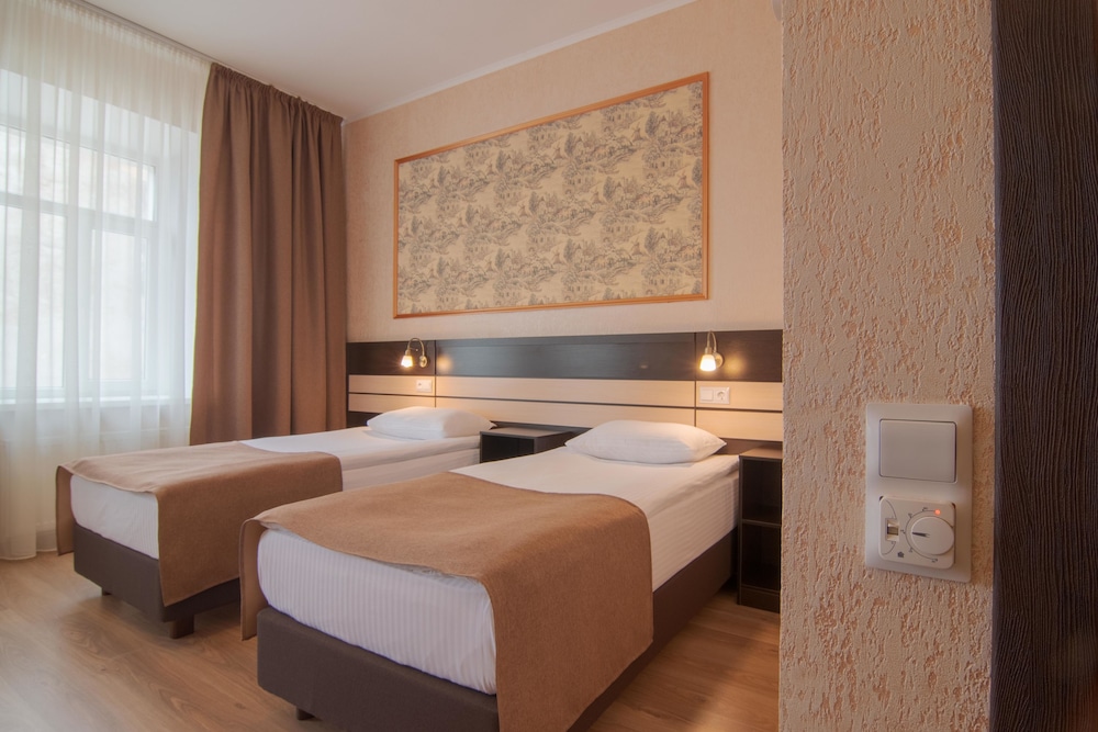 Economy Double or Twin Room, 1 Double or 2 Twin Beds, Refrigerator, Courtyard View photo 1