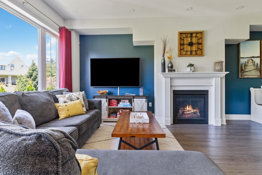 Superior Townhome, 3 Bedrooms (40 Snowbridge - No Pets Allowed) photo 1