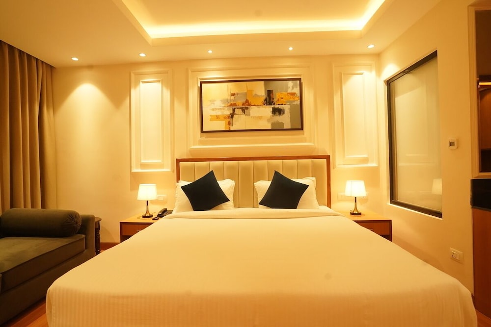 Economy Room, Garden View