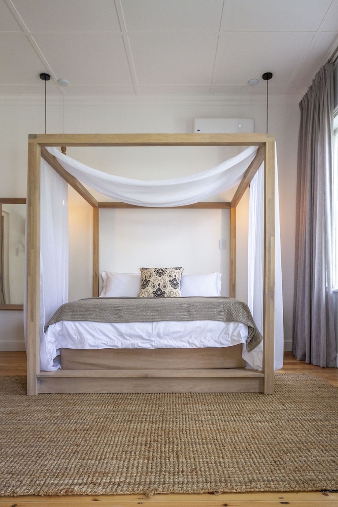 Honeymoon Suite photo 2