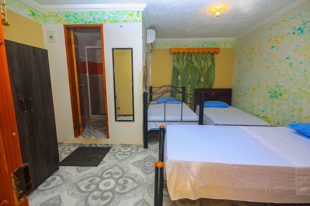 Basic Triple Room photo 2