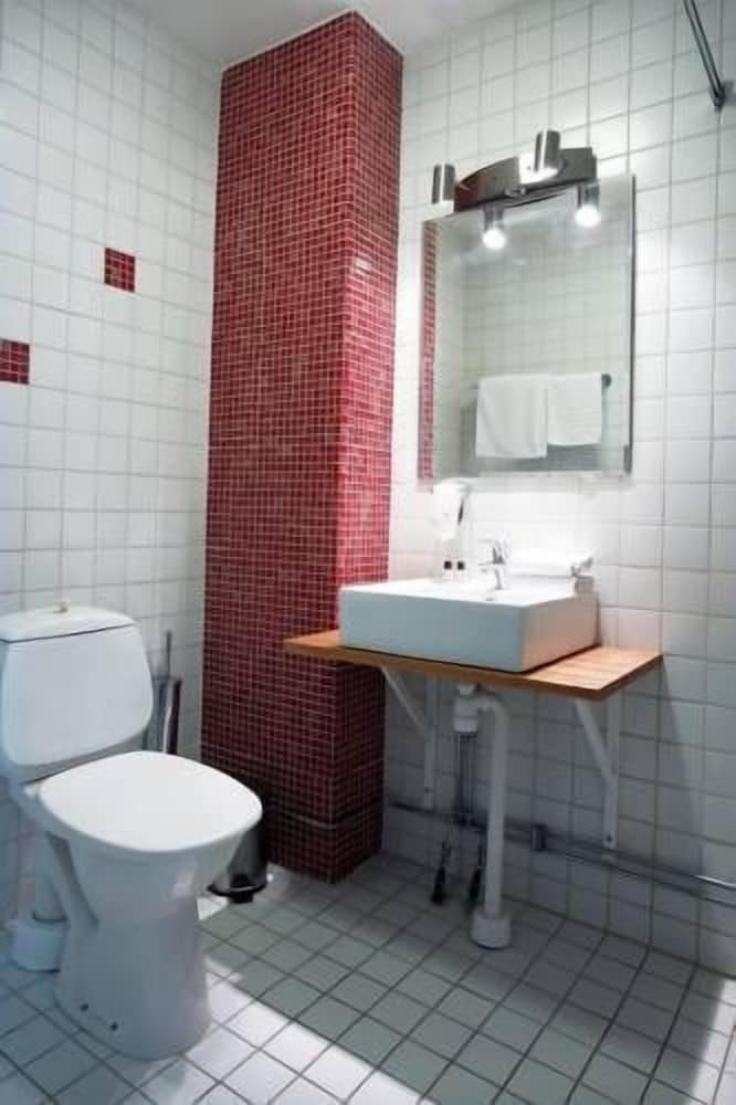 Double Room - Photo 5