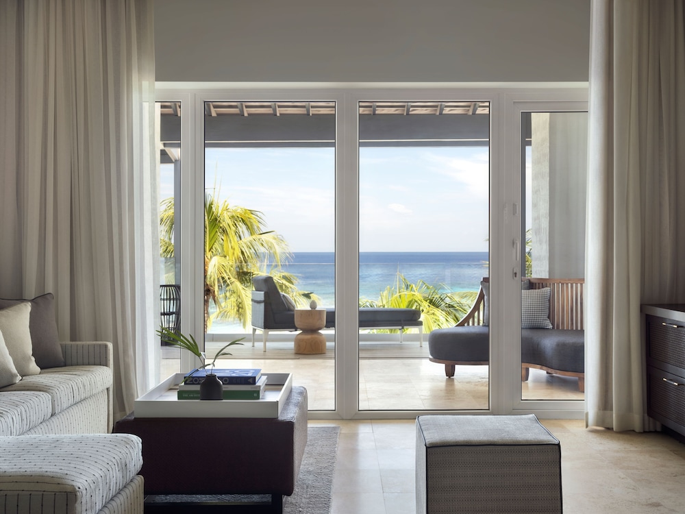 Villa, 2 Bedrooms, Beachfront - Photo 1