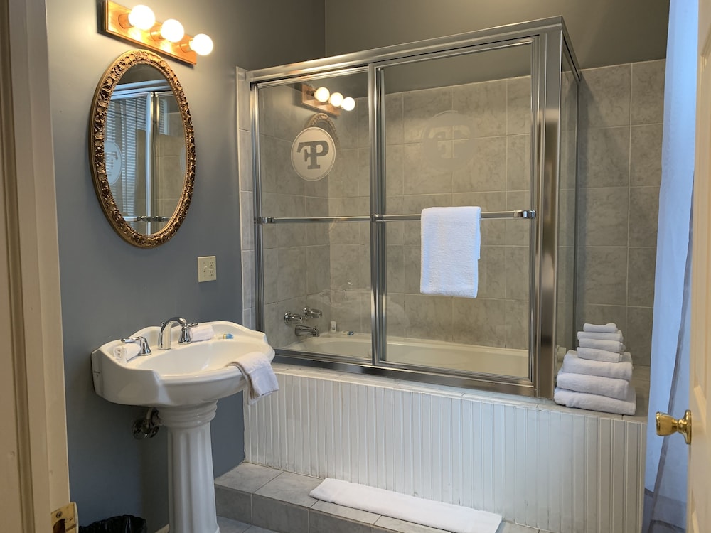 Traditional Double or Twin Room (Room#1) photo 2