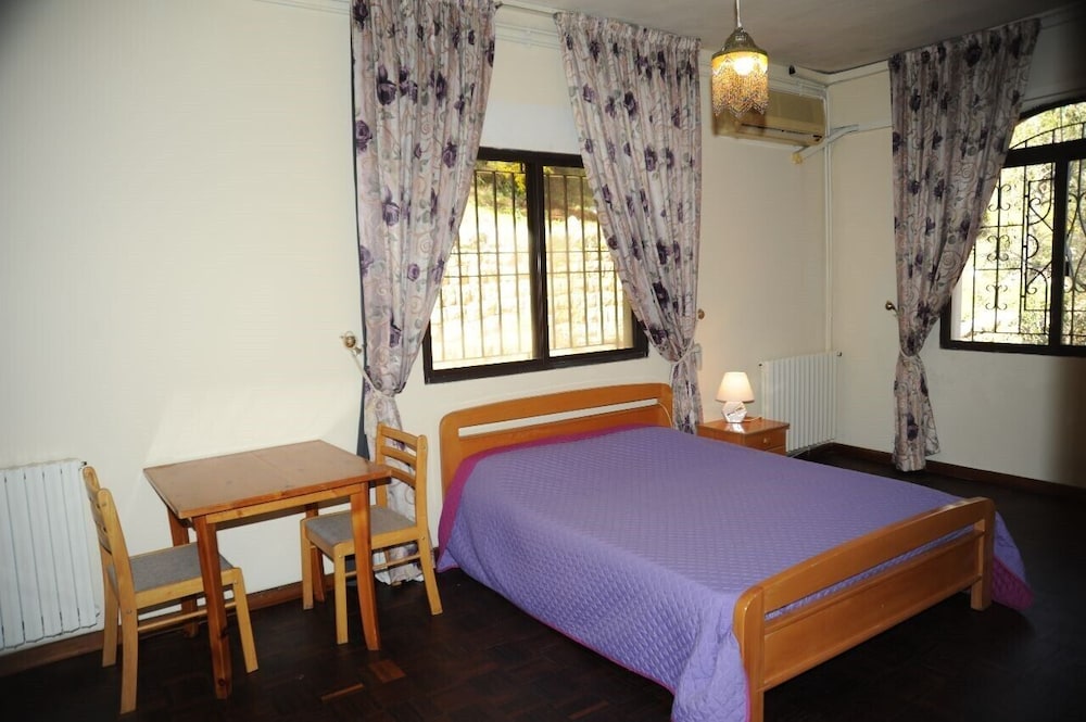 Basic Double Room photo 2