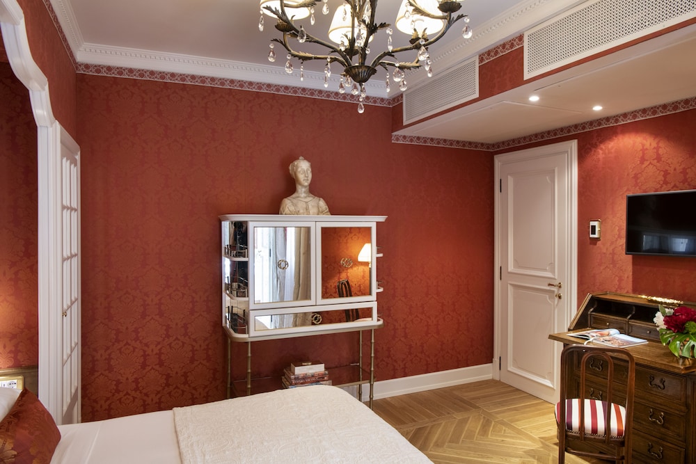Deluxe Double or Twin Room (Helvetia) - Photo 8