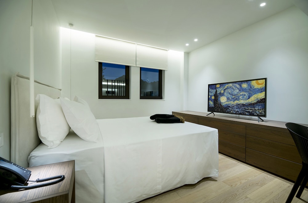 Deluxe Suite photo 3
