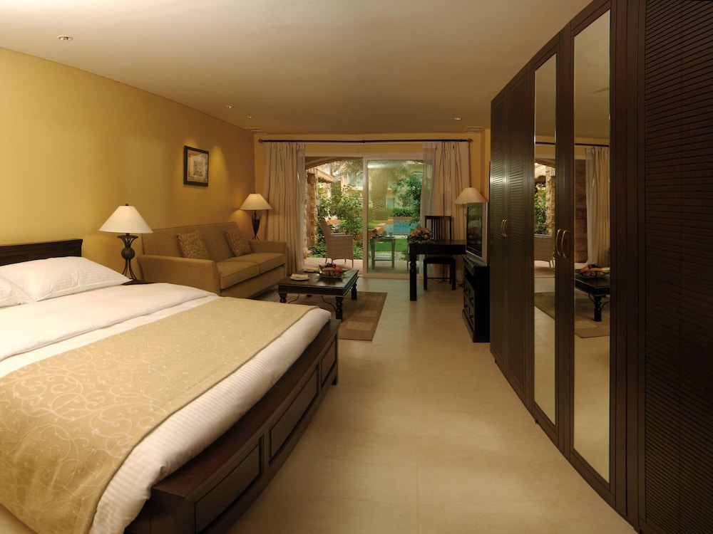 Superior Room, 1 King Bed - Photo 1