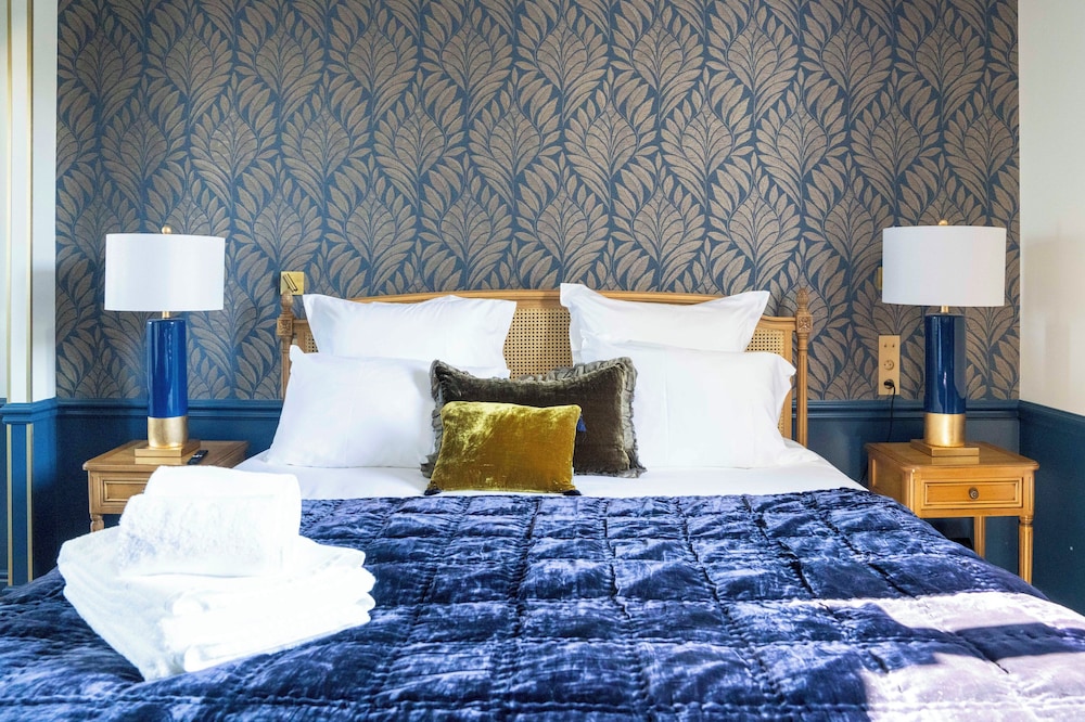 Deluxe Double Room (Madras)
