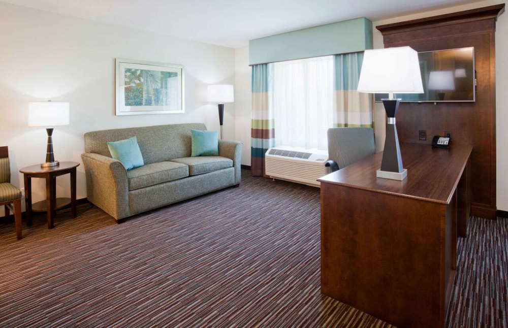 King, Room, Refrigerator & Microwave