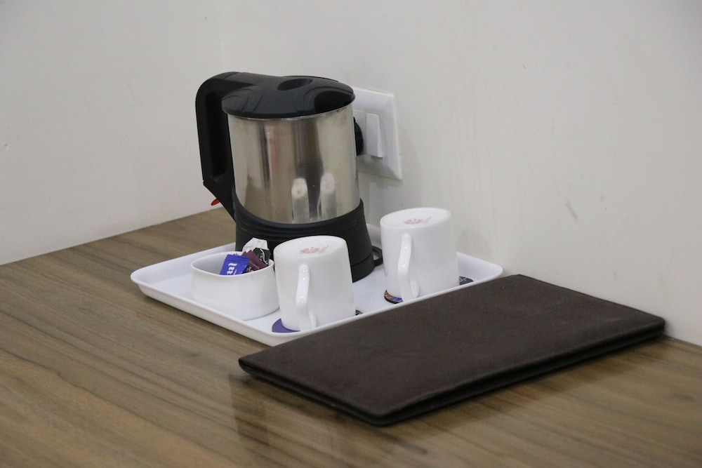Premium Single Room, 1 Double Bed, Smoking photo 3