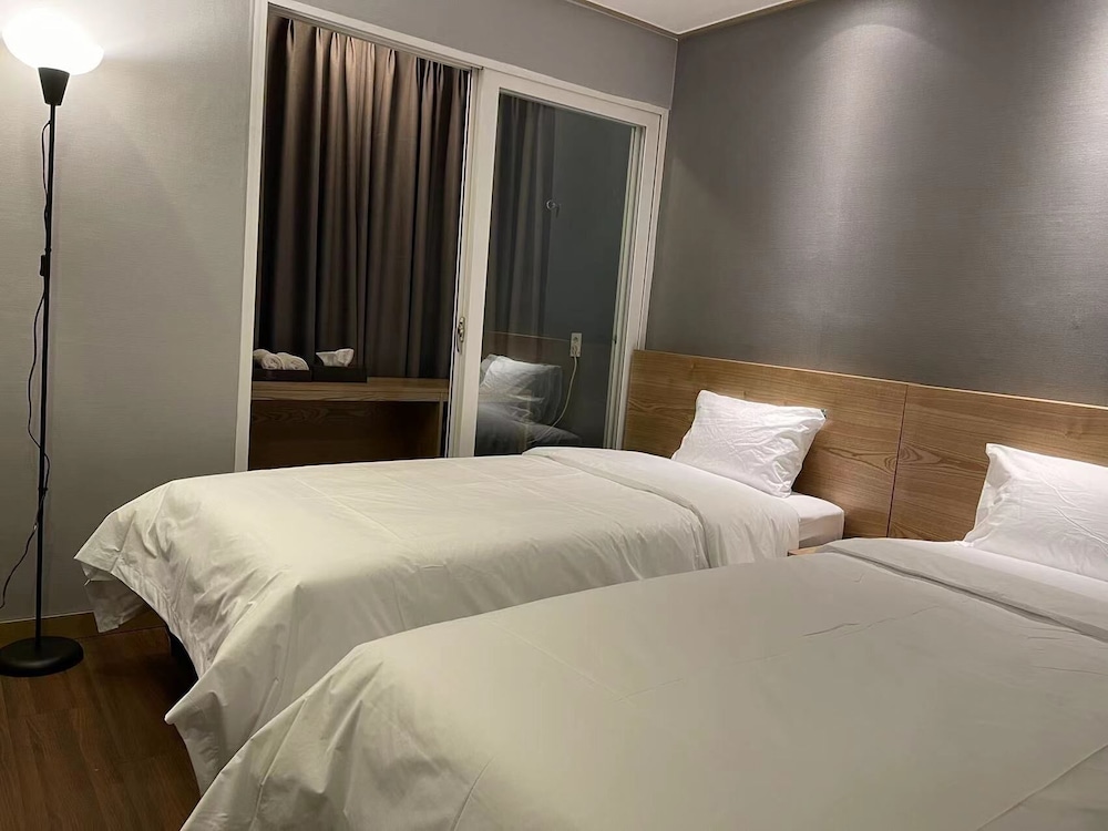 Basic Twin Room