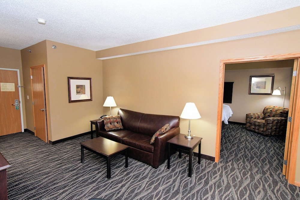 Suite, 2 Queen Beds with Sofa, Non Smoking photo 2