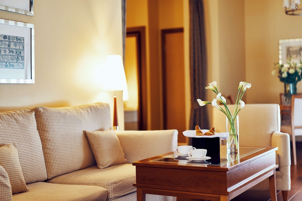 Suite - Photo 6