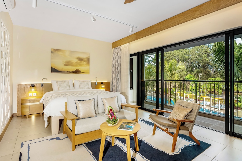 Superior Room, Pool View