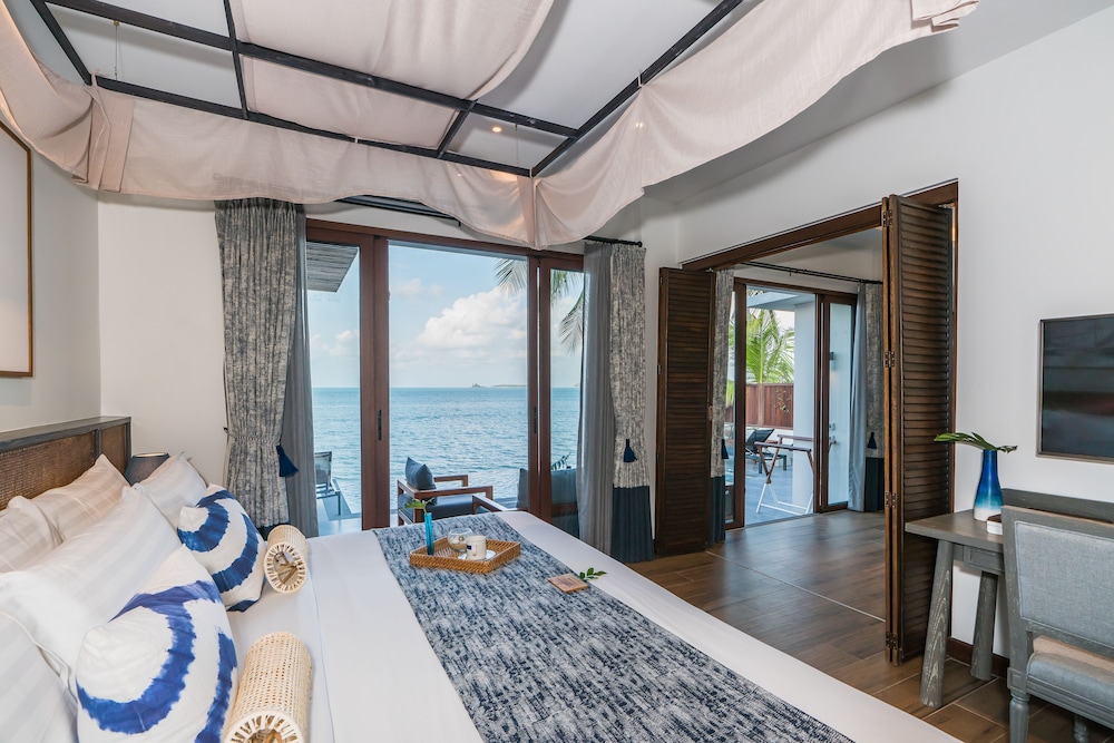 Two-Bedroom Beachfront Pool Villa - Photo 1