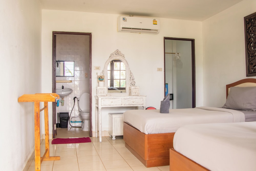 Deluxe room sea view with twin bed
