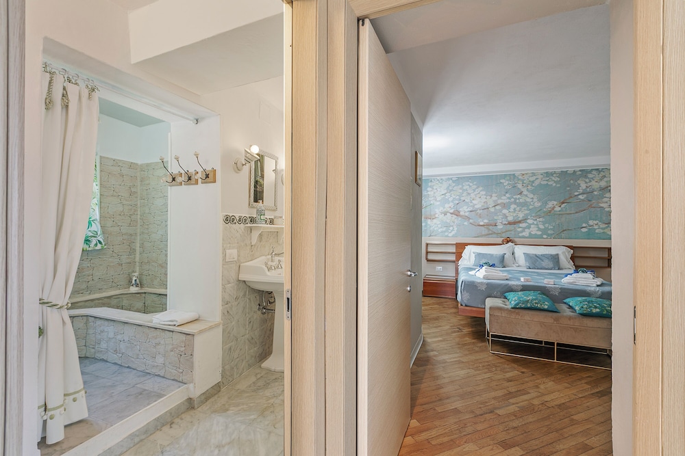 Family Apartment, Multiple Bedrooms, 2 Bathrooms (Casa Fra Gli Ulivi with Pool -)