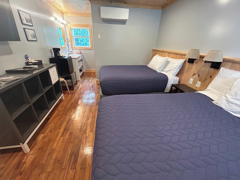 Deluxe Room, 2 Double Beds, Refrigerator photo 1