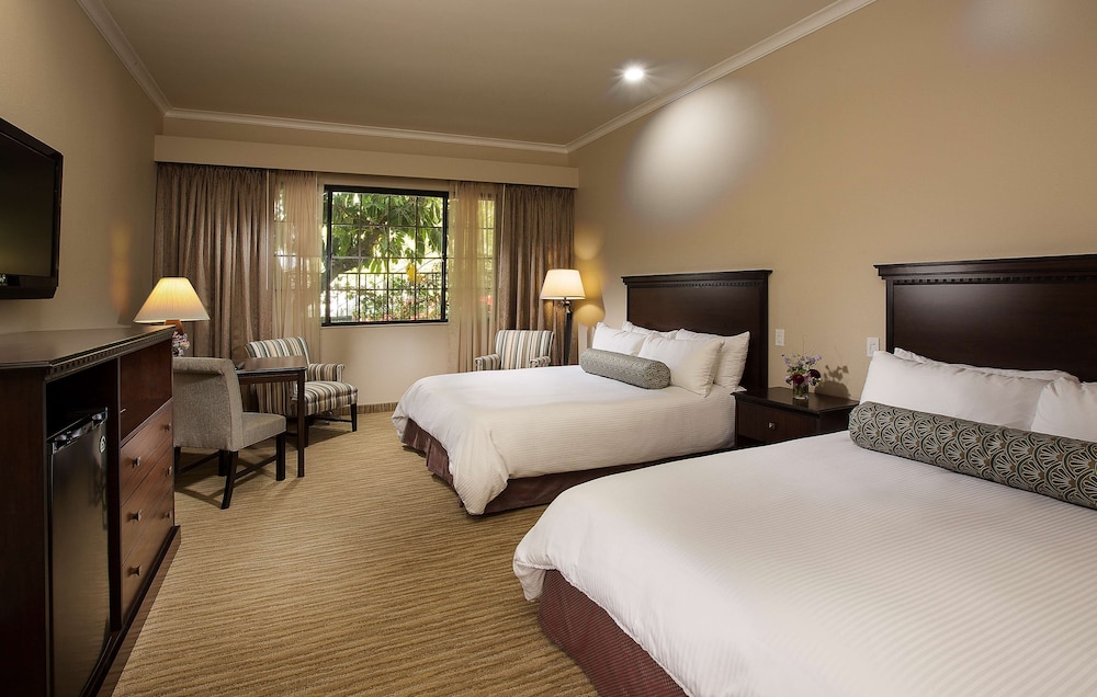 Room, 2 Queen Beds (Coast Two Queens) - Photo 1