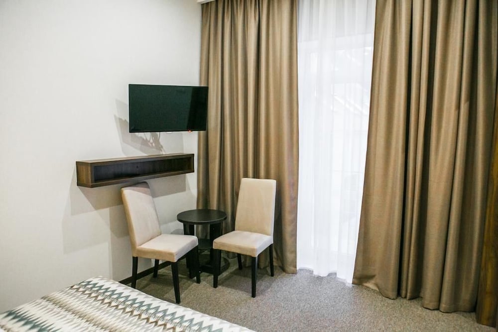 Double Room (With Bath) photo 3