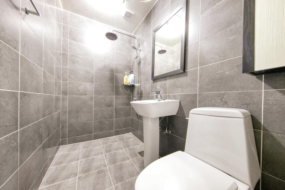 Basic Room, 1 Bedroom (301) - Photo 7