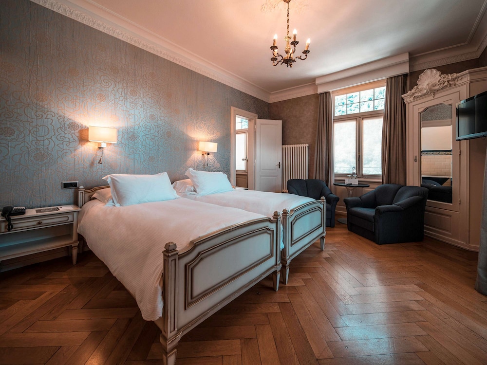 Historic, customized rooms in Baroque style with A/C and balcony thumbnail 6