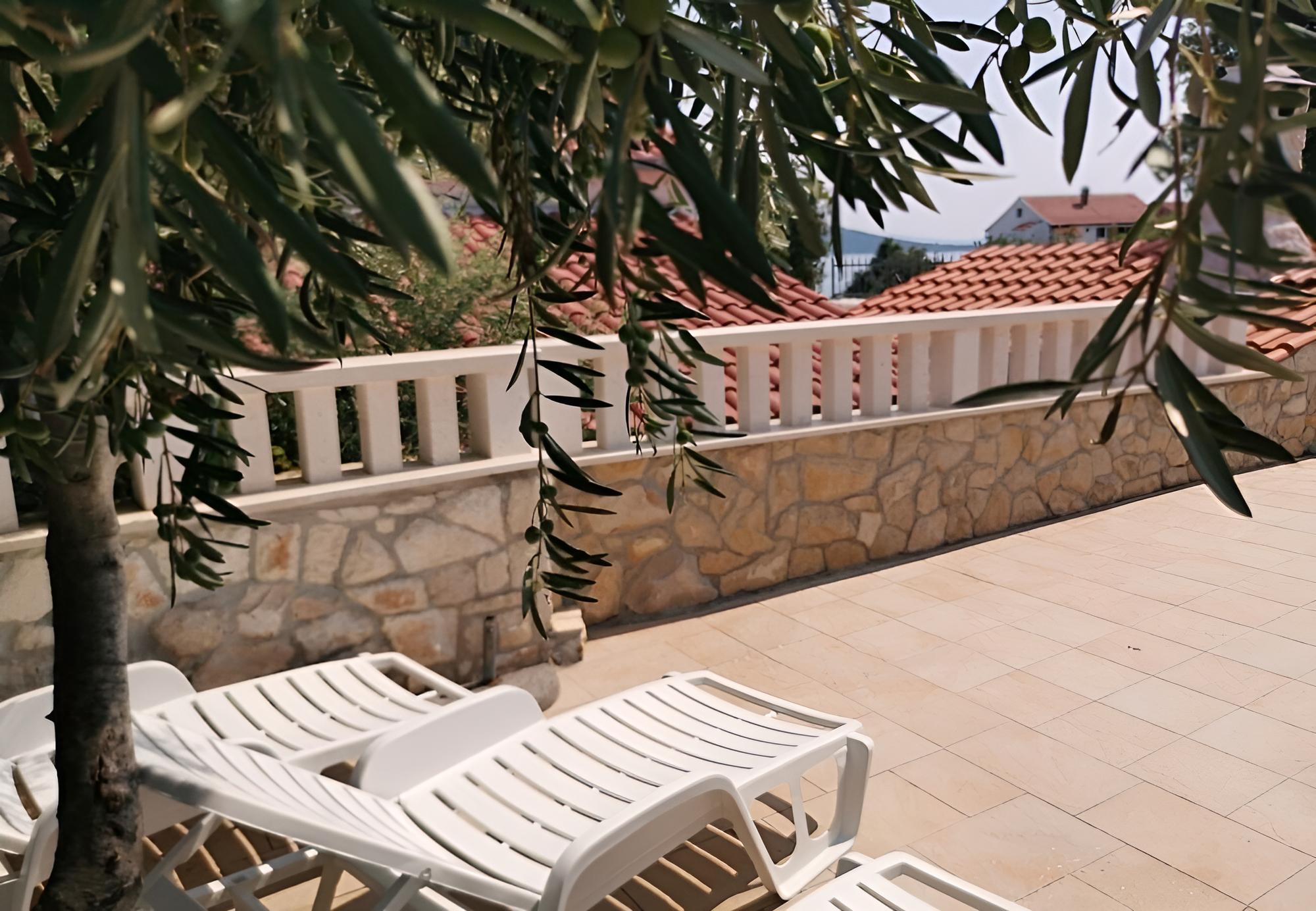 House (Cosy Home - 50 m from beach - H(4+1))