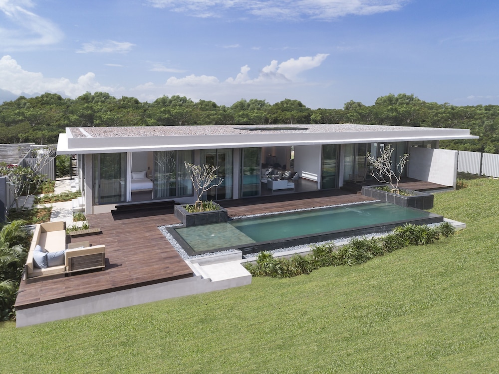 Three Bedroom Beach Residence - Photo 4