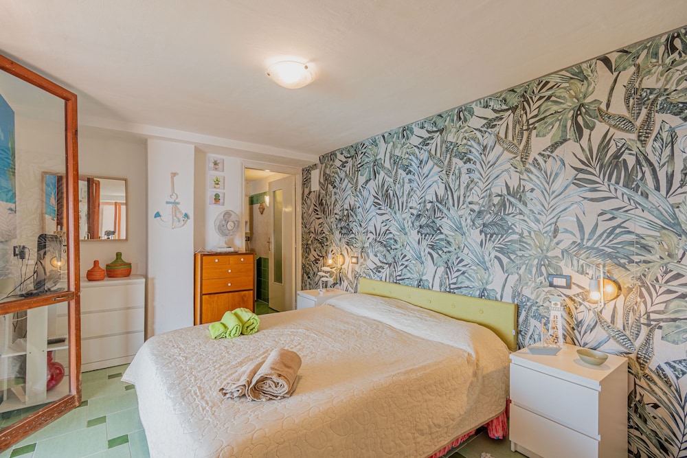 Family Apartment, 1 Bedroom (Cozy Apt With Beautiful Terrace Sea) photo 1