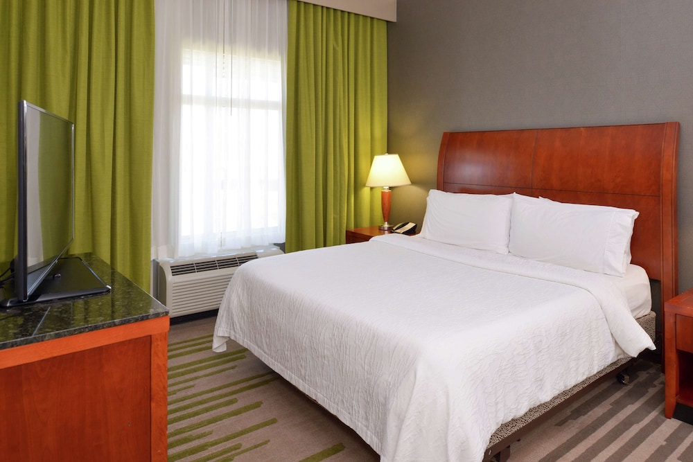 Suite, Accessible - Photo 3