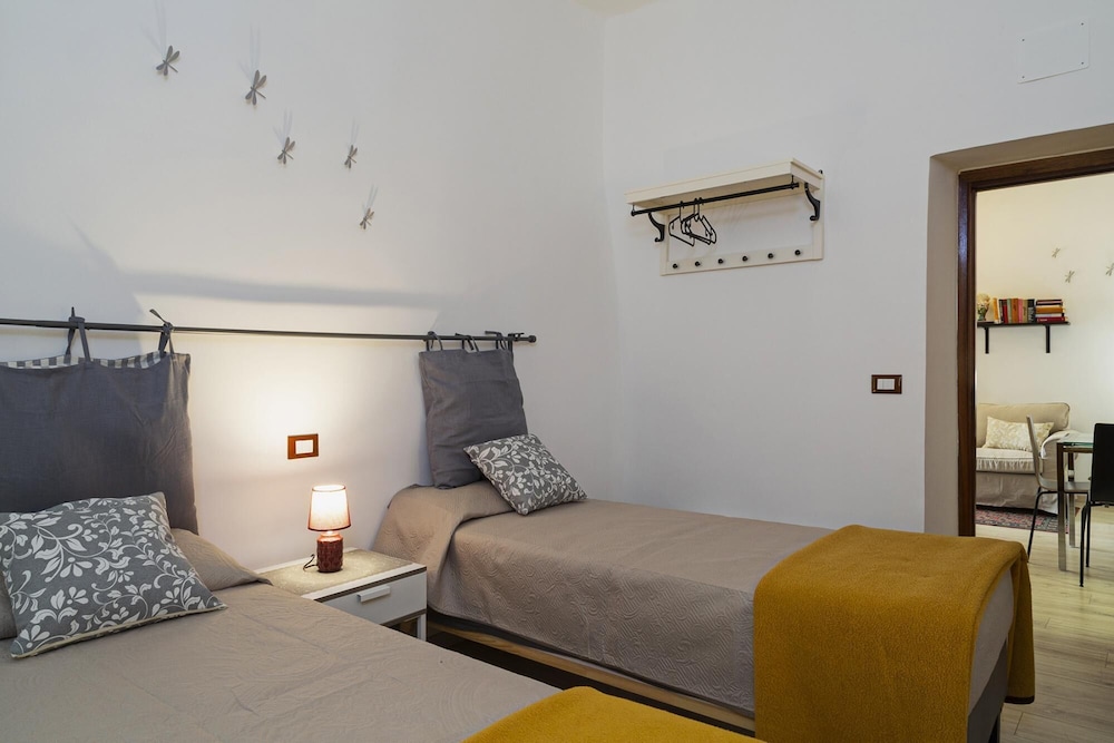 Apartment photo 2