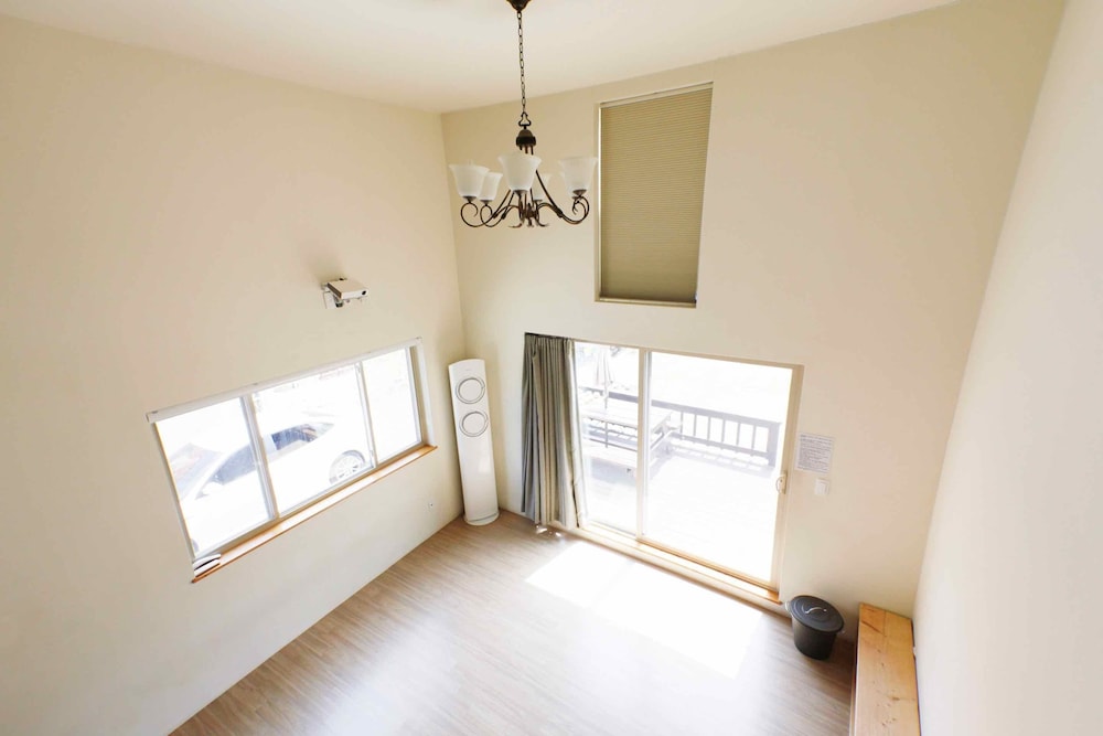 Grand Duplex, 3 Bedrooms, Fireplace, Mountainside photo 1