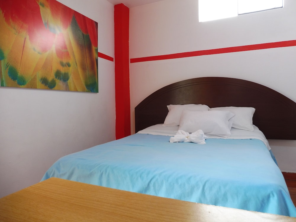 Basic Single Room, 1 Twin Bed, Private Bathroom photo 3