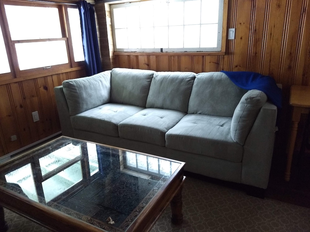 Traditional Cabin photo 2