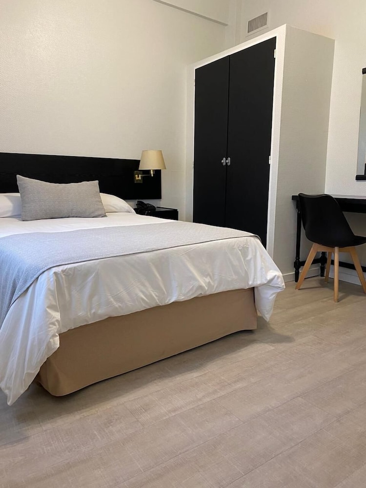 Standard Double Room, 2 Twin Beds