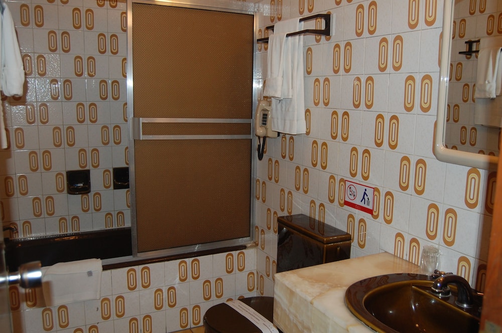 Family Room photo 2