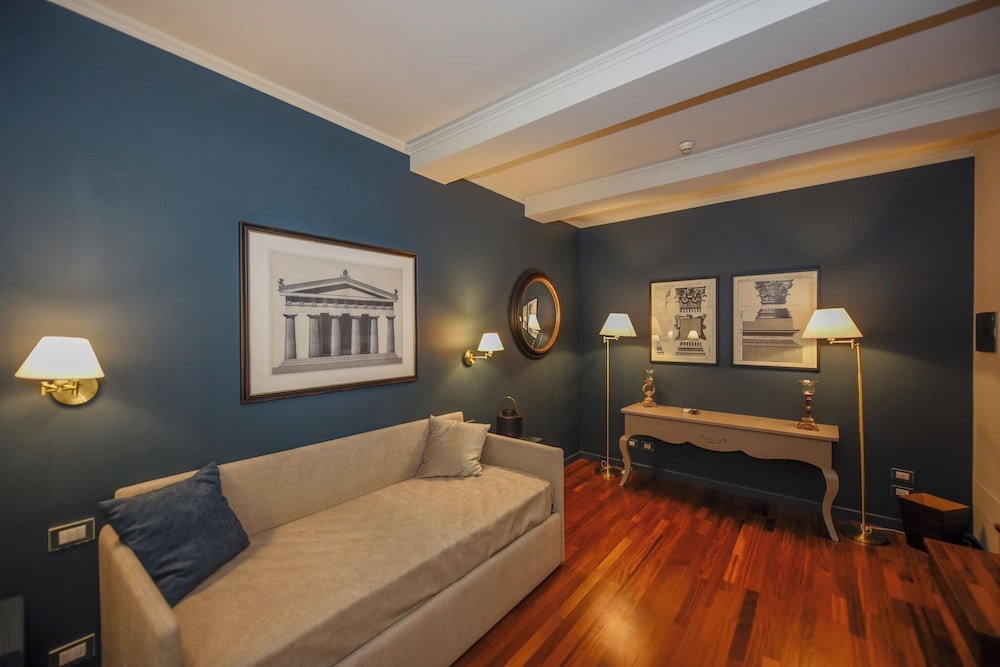 Deluxe Suite - Photo 3
